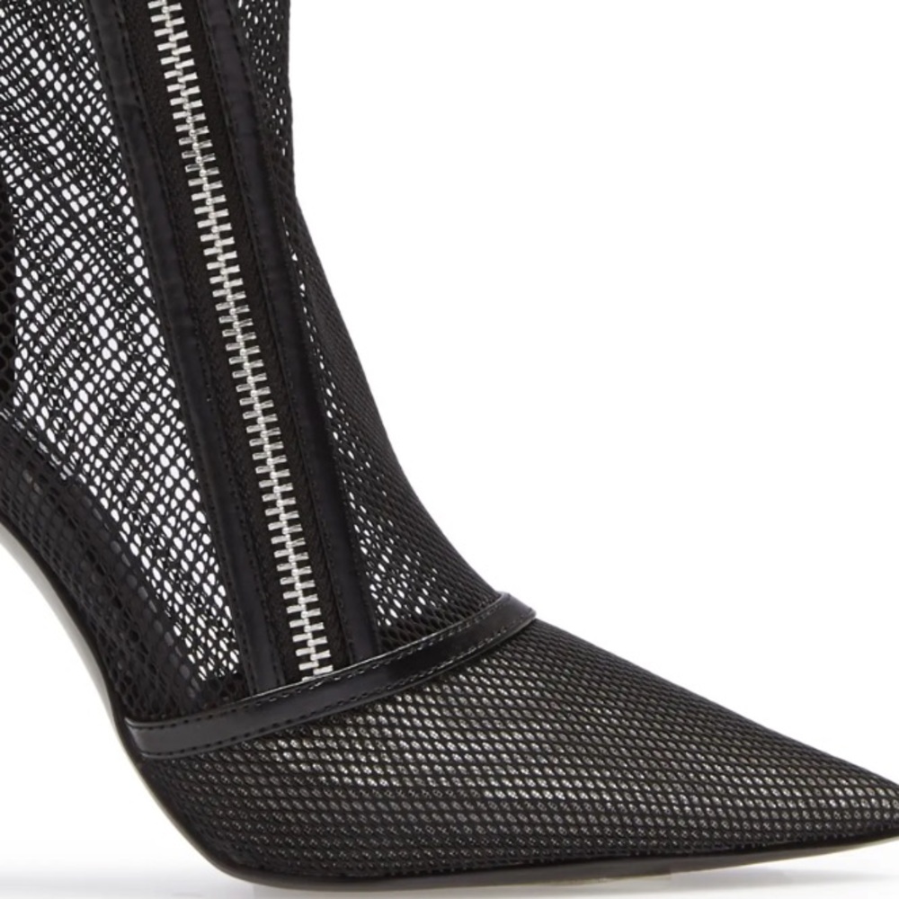 ⭐️STEVE MADDEN⭐️ SOLD OUT EVERYWHERE “MIXER”BLACK ANKLE BOOTES SIZE: 7.5 - Picture 8 of 16